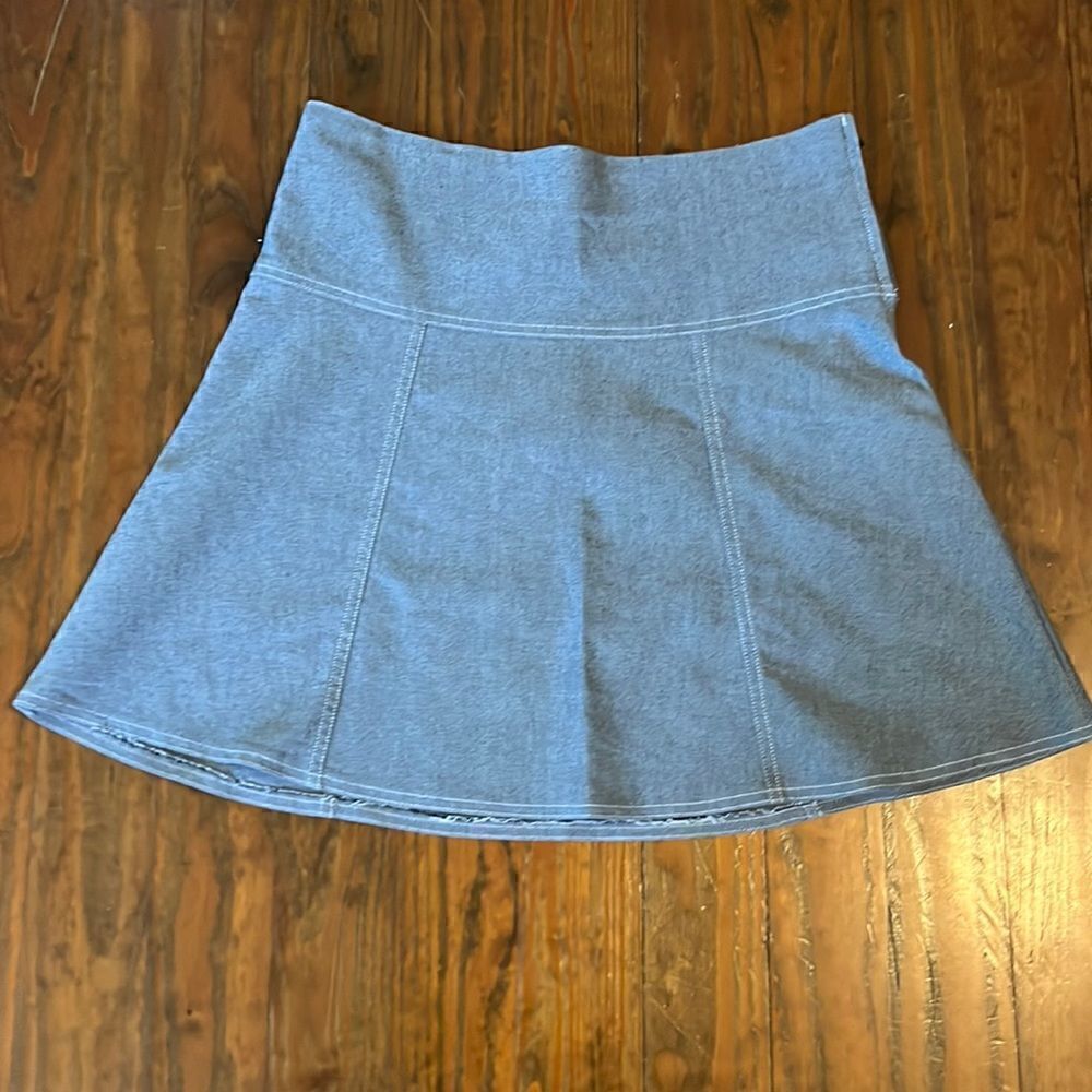 Charlotte Russe adorable skirt Size M